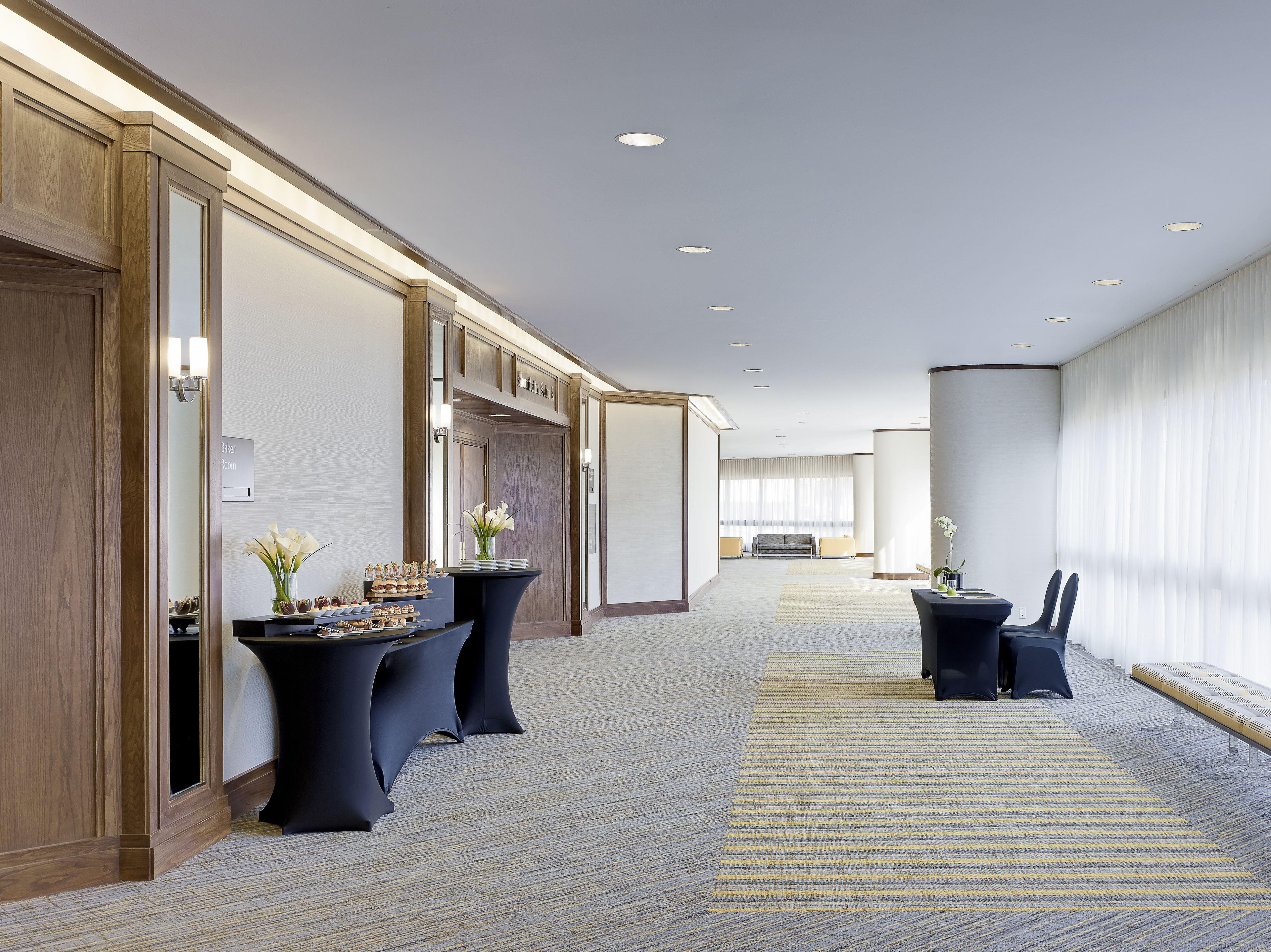 CHELSEA HOTEL TORONTO | ⋆⋆⋆⋆ | CANADA | SEASON DEALS FROM $124